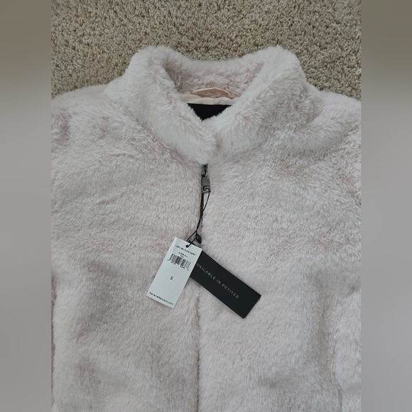 New With Tags Banana Republic Womens Small Blush Pink Soft Faux Fur Coat - Picture 9 of 10